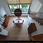 Casa Serena Con Piscina Y Jardin